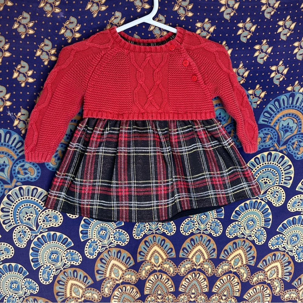 ⭐️5/15$⭐️ red plaid sweater/blouse